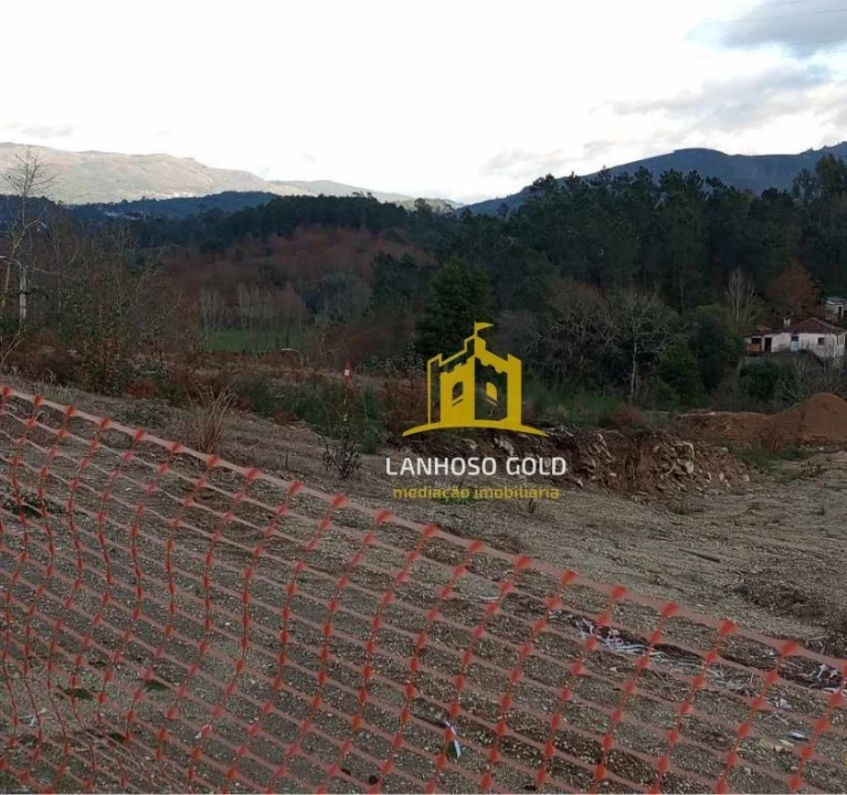 Terreno para Venda em Águas Santas e Moure Foto 1