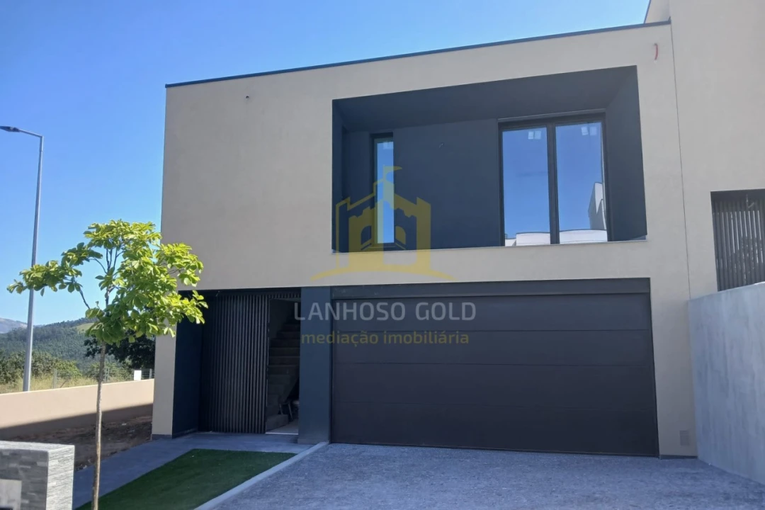 Moradia T3 para Venda em Povoa de Lanhoso (N. Senhora do Amparo) Foto 11