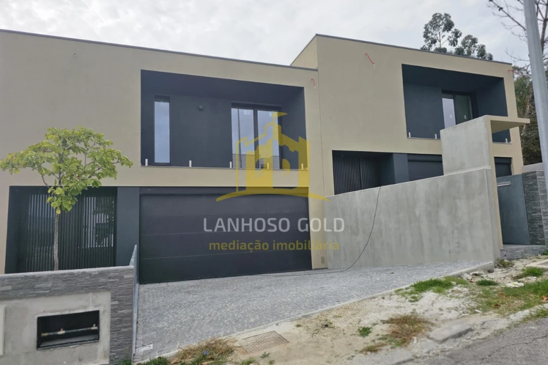 Moradia T3 para Venda em Povoa de Lanhoso (N. Senhora do Amparo) Foto 1