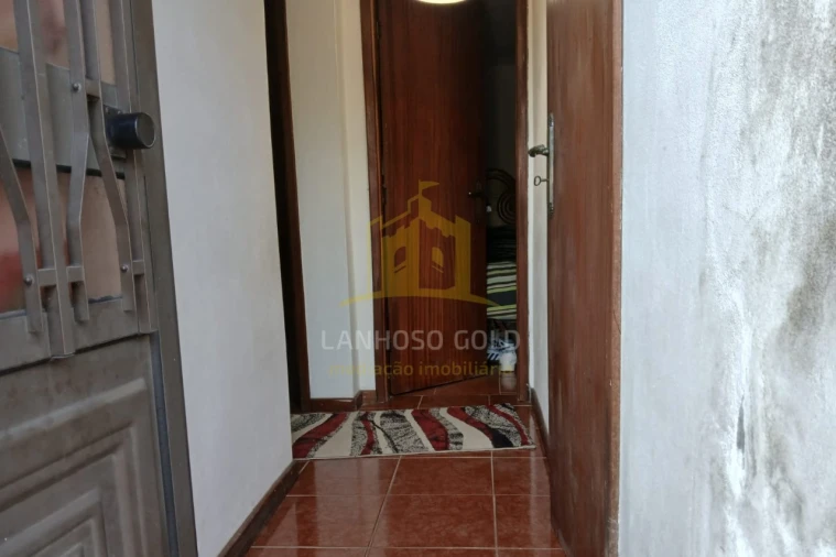 Moradia T3 para Venda em Calvos e Frades Foto 6