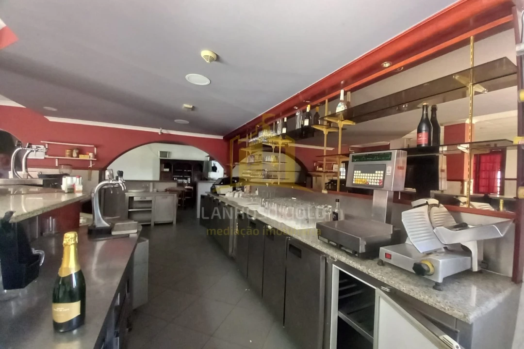 Negócio para Venda em Arcozelo Foto 5