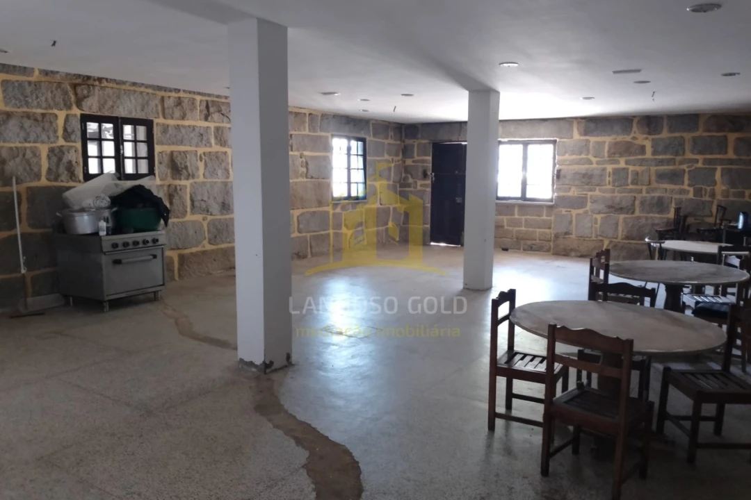 Negócio para Venda em Arcozelo Foto 11