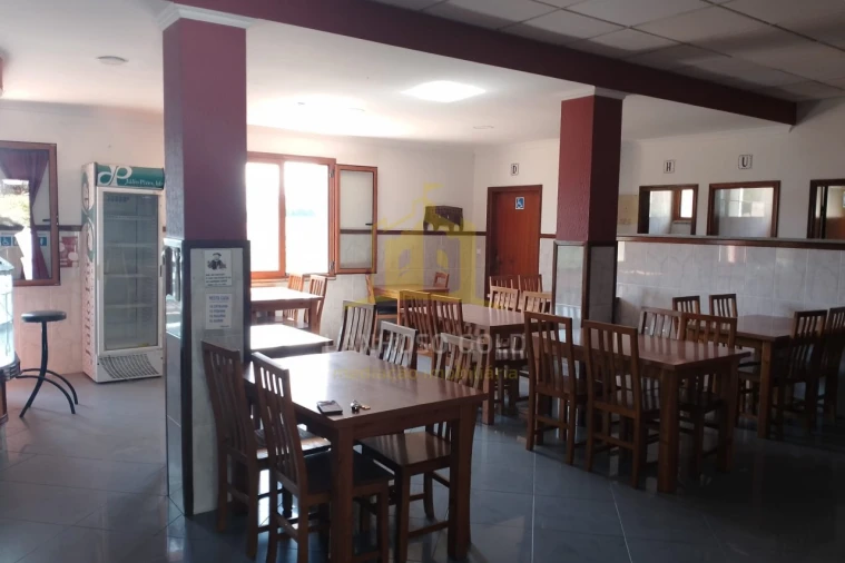 Negócio para Venda em Arcozelo Foto 4