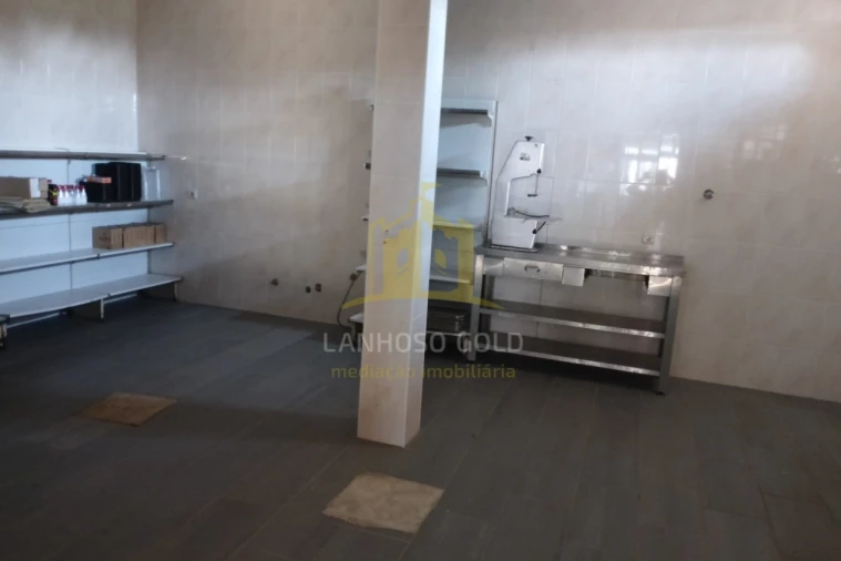 Negócio para Venda em Arcozelo Foto 15