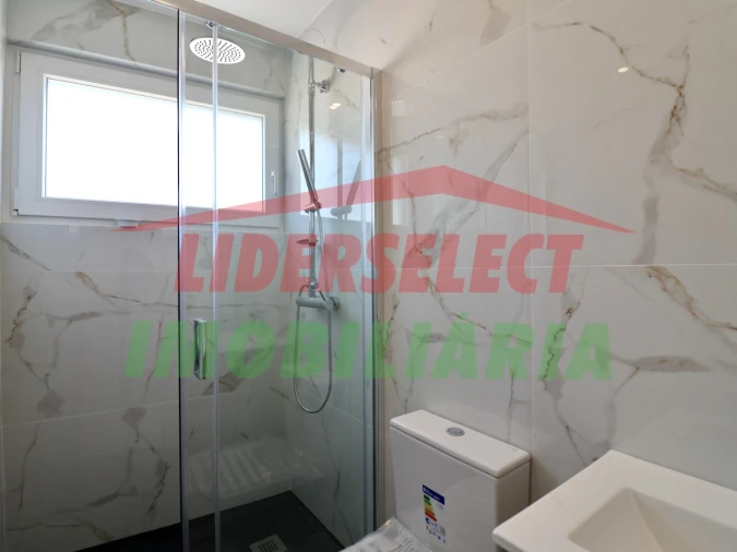 Apartamento T2 para Venda em Santa Maria, São Pedro e Matacães Foto 24