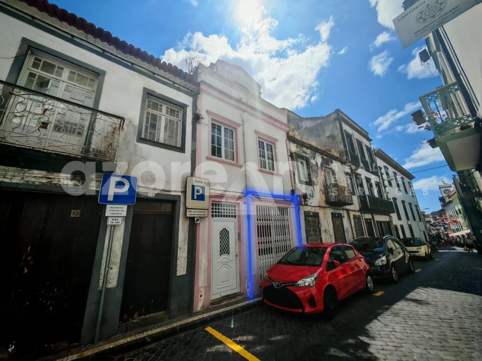 Loja para Arrendamento em Ponta Delgada (São Sebastião) Foto 1