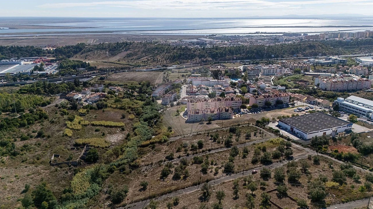 Terreno para Venda em Vialonga Foto 17