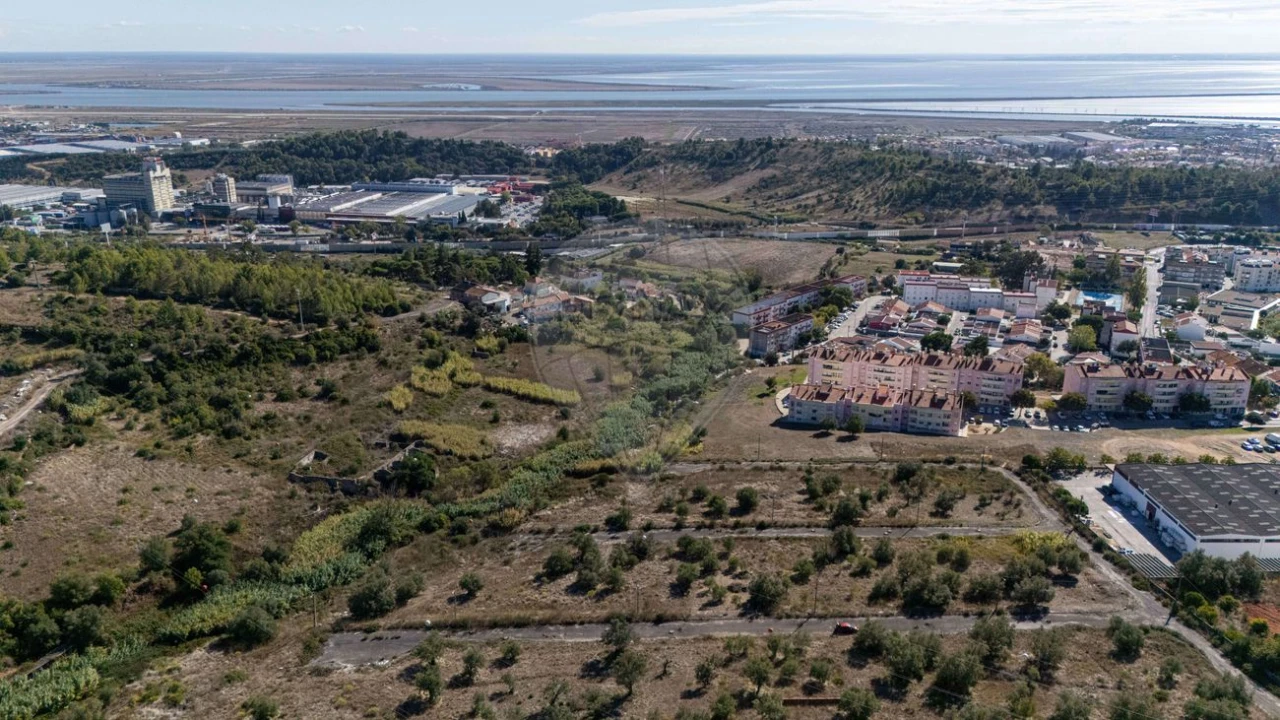 Terreno para Venda em Vialonga Foto 16