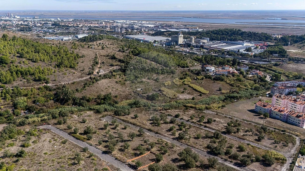 Terreno para Venda em Vialonga Foto 19