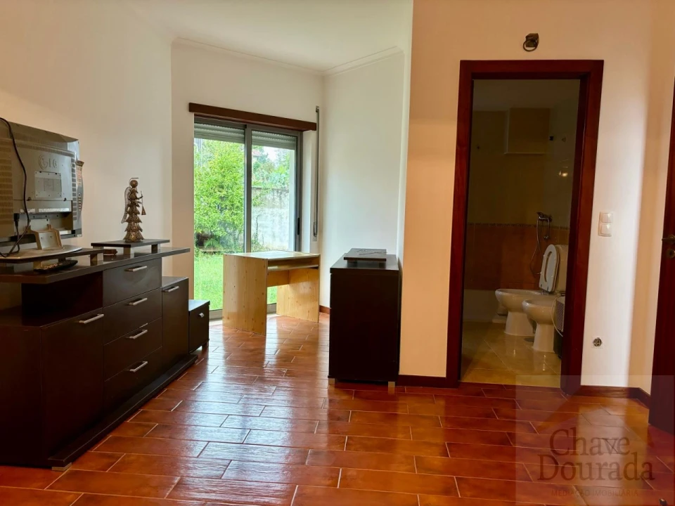 Moradia T4 para Venda em Eiras e São Paulo de Frades Foto 23