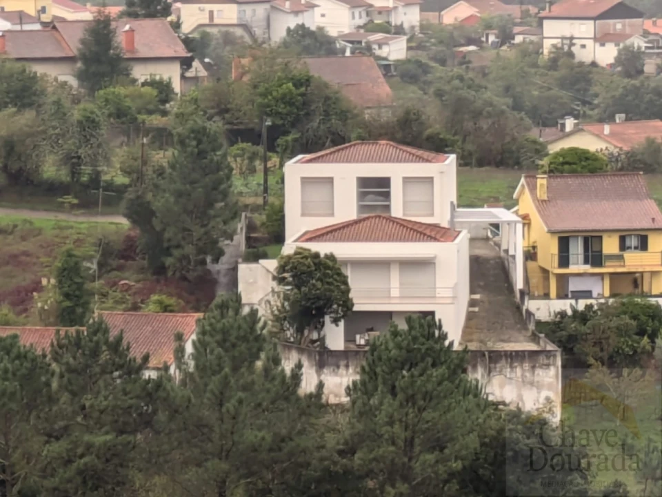 Moradia T4 para Venda em Eiras e São Paulo de Frades Foto 3