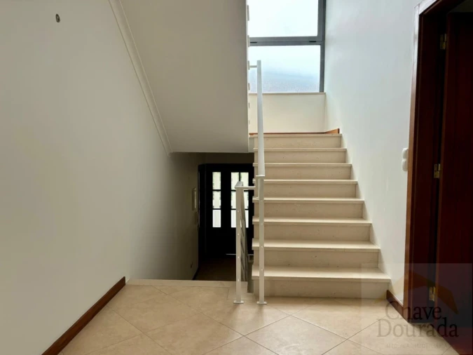 Moradia T4 para Venda em Eiras e São Paulo de Frades Foto 8