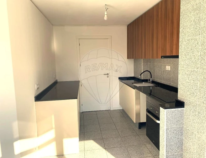 Apartamento T3 para Arrendamento em Santa Marinha e São Pedro da Afurada Foto 4