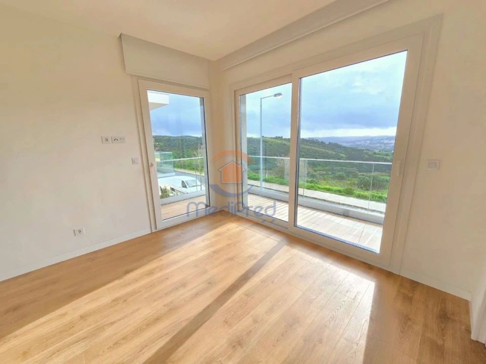 Apartamento T3 para Venda em Pontinha e Famões Foto 13