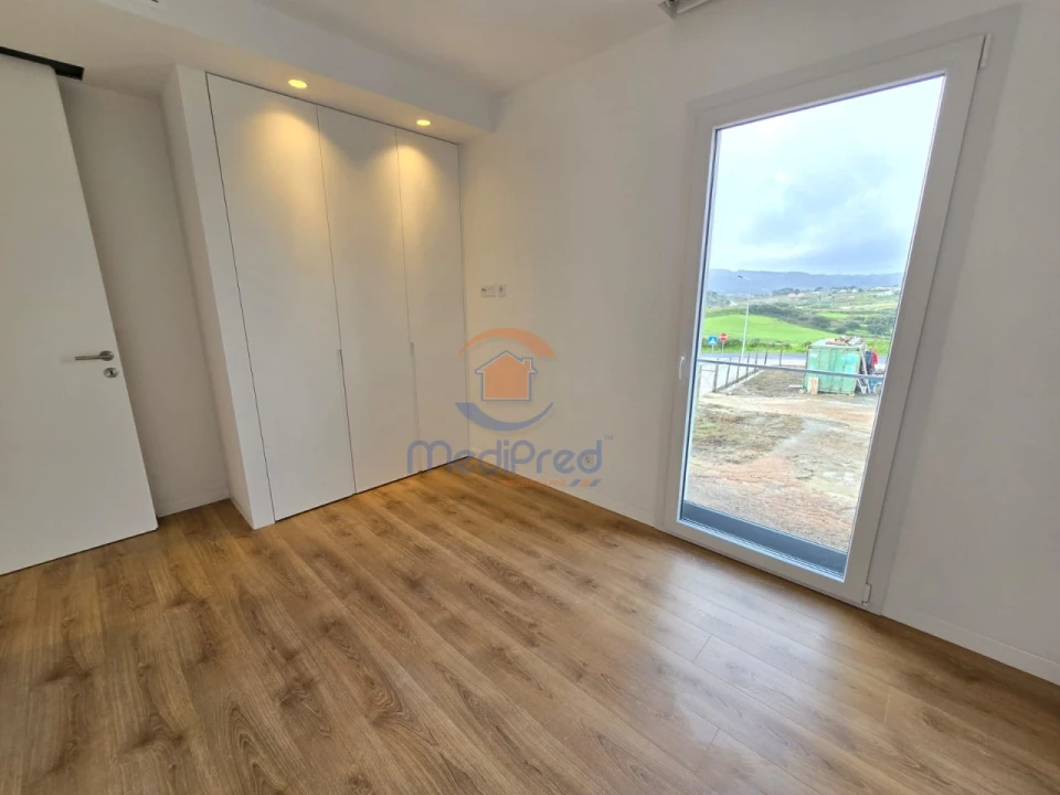 Apartamento T3 para Venda em Pontinha e Famões Foto 24