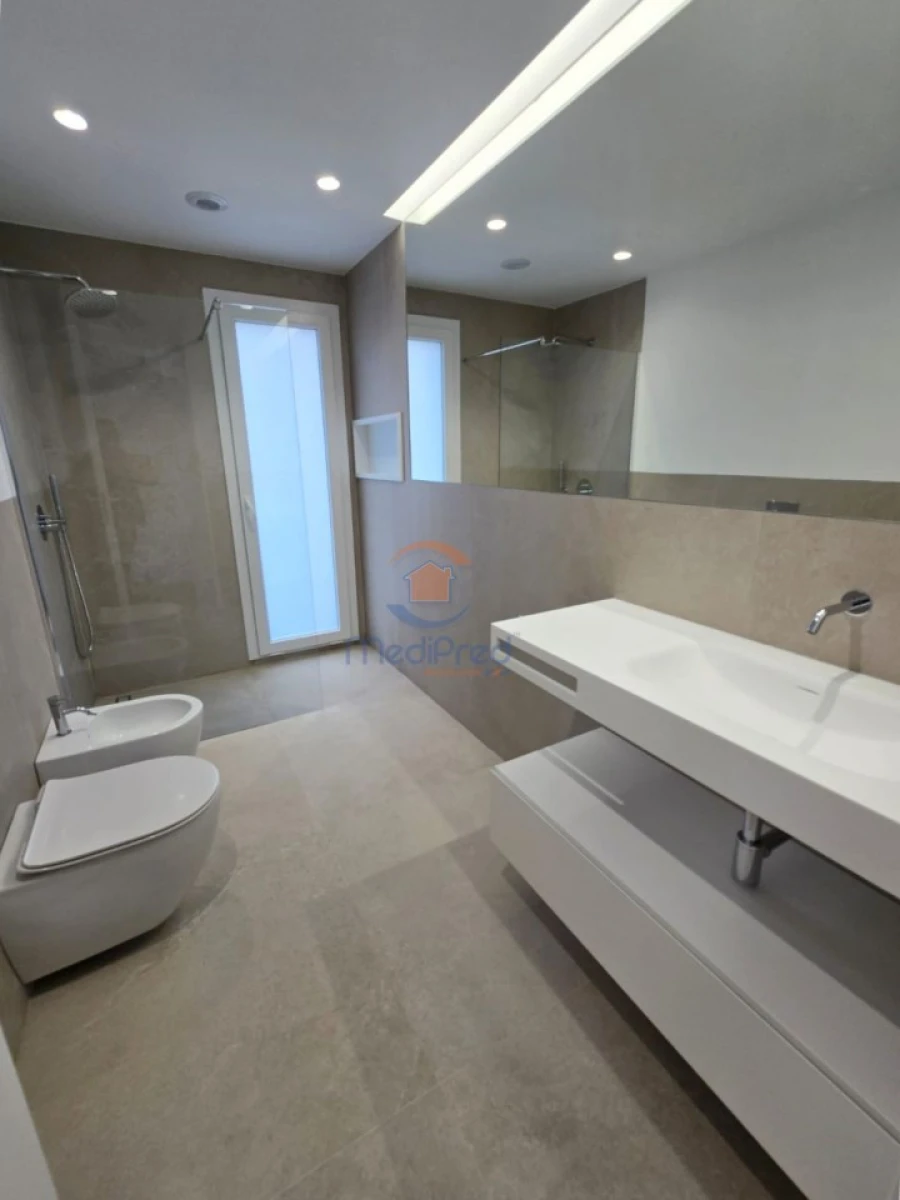 Apartamento T3 para Venda em Pontinha e Famões Foto 25