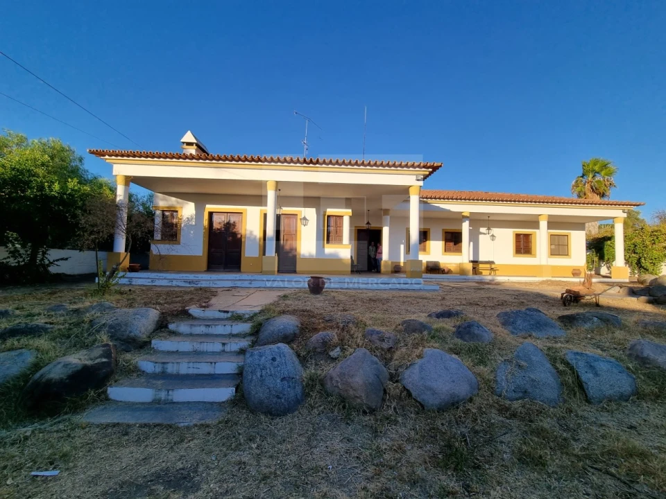 Moradia T4 para Venda em Reguengos de Monsaraz Foto 3