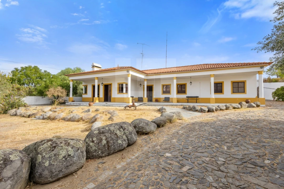 Moradia T4 para Venda em Reguengos de Monsaraz Foto 2