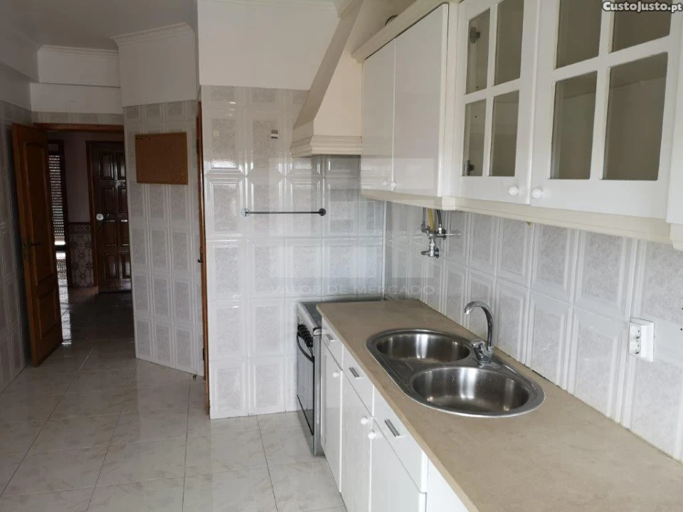 Apartamento T2 para Venda em Encosta do Sol Foto 1