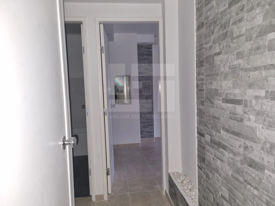 Apartamento T2 para Venda em Campolide Foto 19