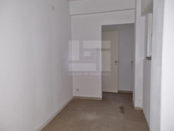 Apartamento T2 para Venda em Campolide