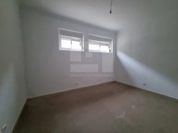 Apartamento T2 para Venda em Campolide