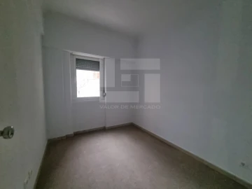 Apartamento T2 para Venda em Campolide