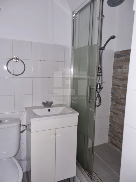 Apartamento T2 para Venda em Campolide