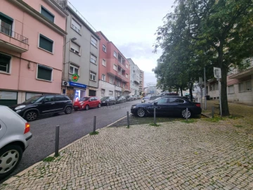 Apartamento T2 para Venda em Campolide