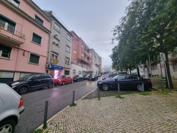 Apartamento T2 para Venda em Campolide