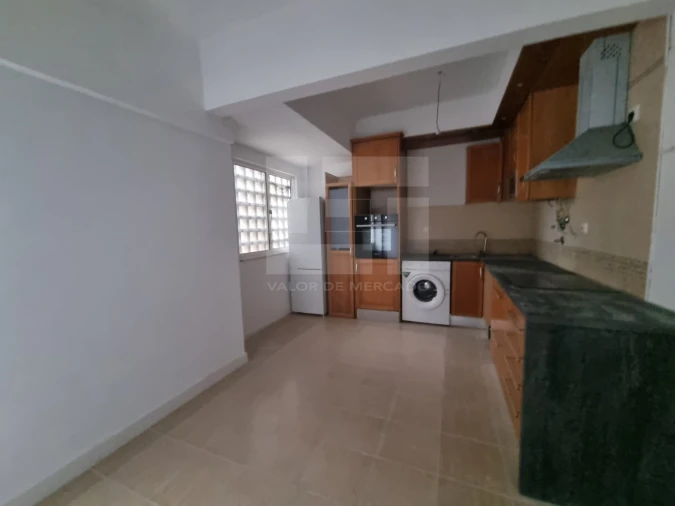 Apartamento T2 para Venda em Campolide Foto 7