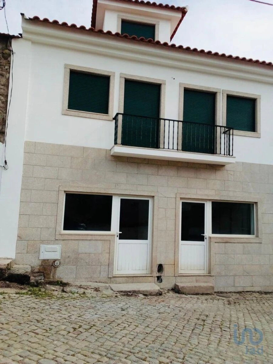 Moradia T3 para Venda em Lombo Foto 1