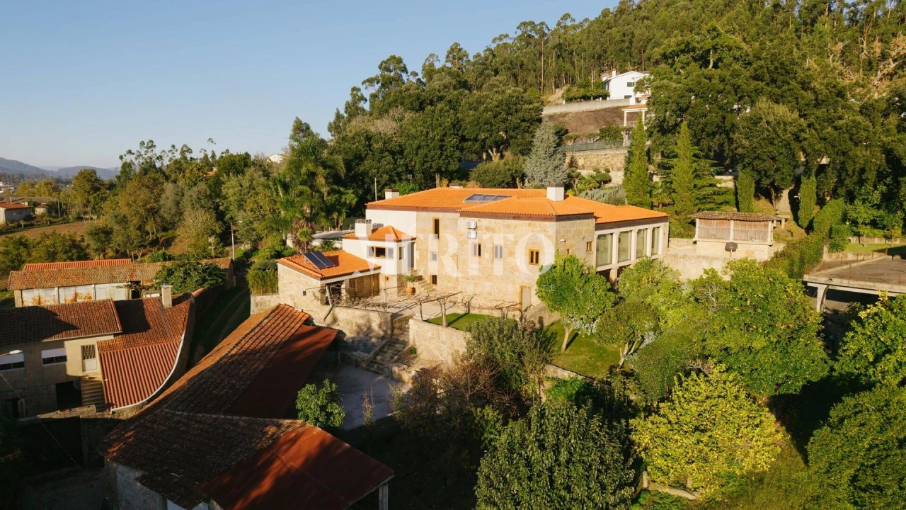 Moradia T3 para Venda em Airo Foto 48