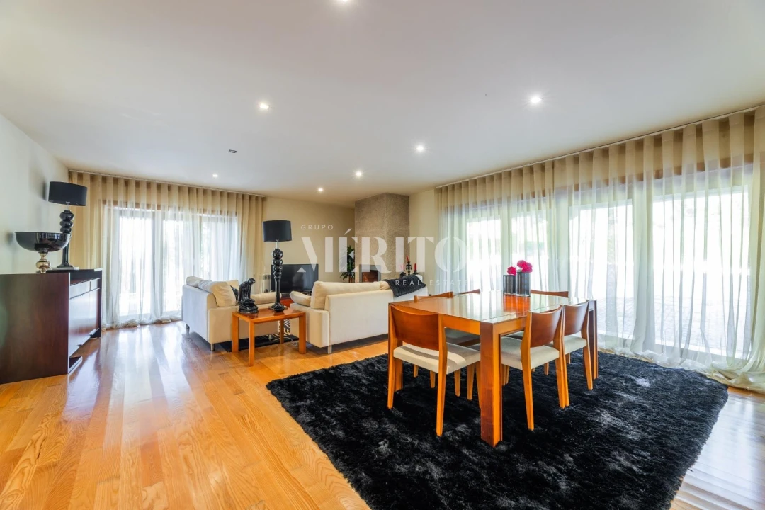 Moradia T3 para Venda em Airo Foto 7