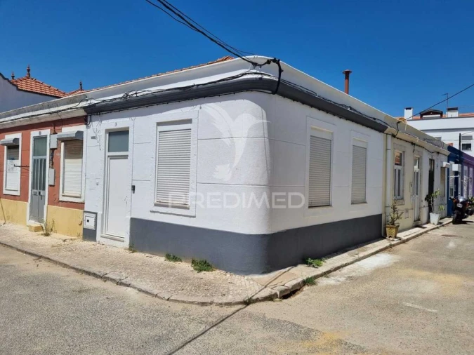 Moradia T1 para Venda em Gambia-Pontes-Alto da Guerra Foto 1