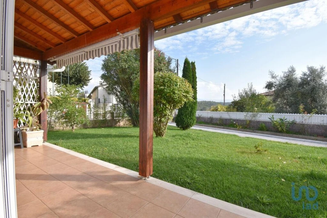 Moradia T3 para Venda em Arrifana Foto 10