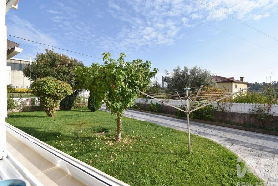 Moradia T3 para Venda em Arrifana Foto 19