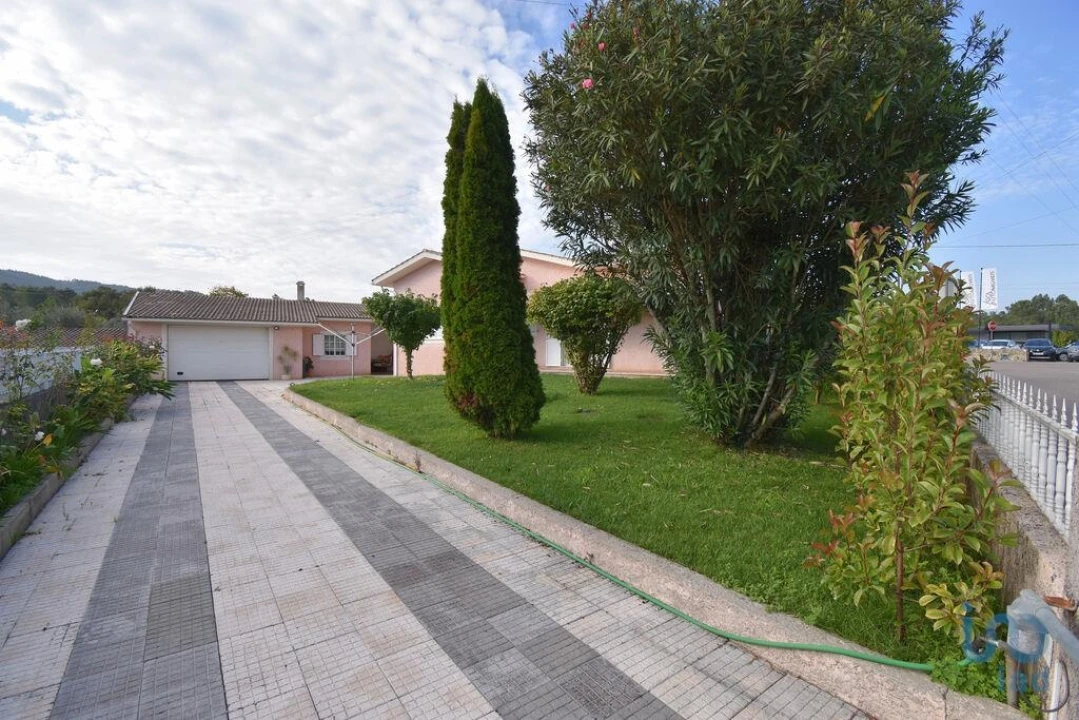 Moradia T3 para Venda em Arrifana Foto 4