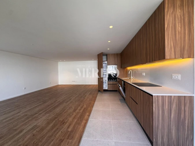 Apartamento T2 para Venda em Caldelas Foto 9