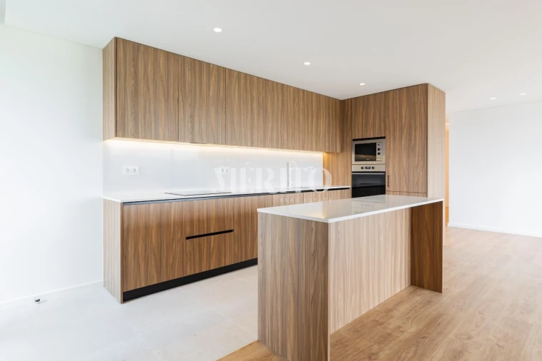 Apartamento T2 para Venda em Caldelas Foto 2