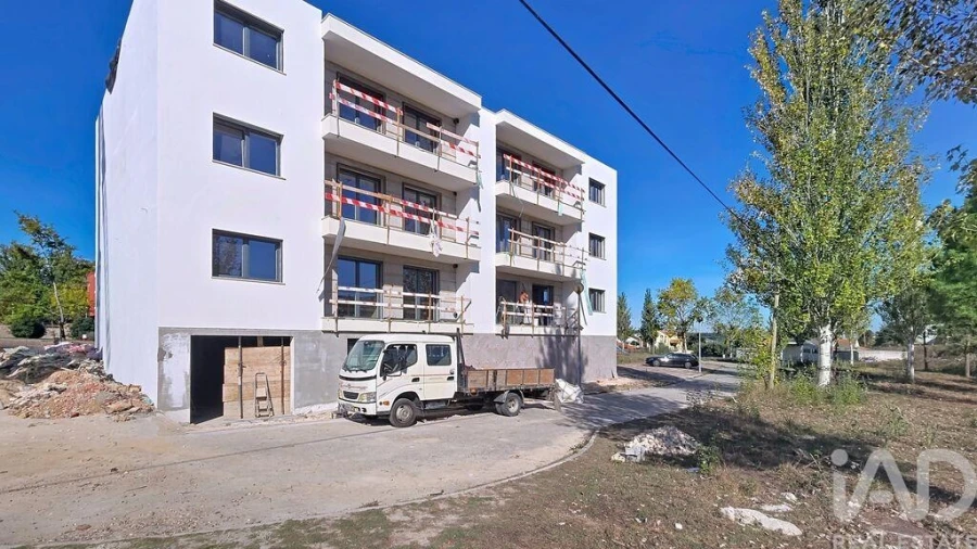 Apartamento T3 para Venda em Ramalhal Foto 23