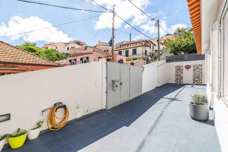 Moradia T3 para Venda em Santo Antonio Foto 14