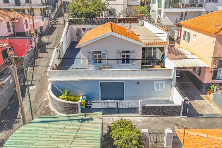 Moradia T3 para Venda em Santo Antonio