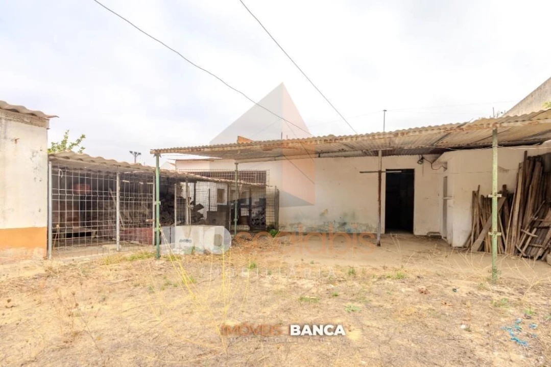 Moradia T3 para Venda em Benfica do Ribatejo Foto 18