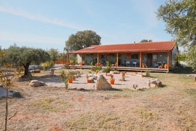 Moradia T2 para Venda em Nossa Senhora do Pranto Foto 1