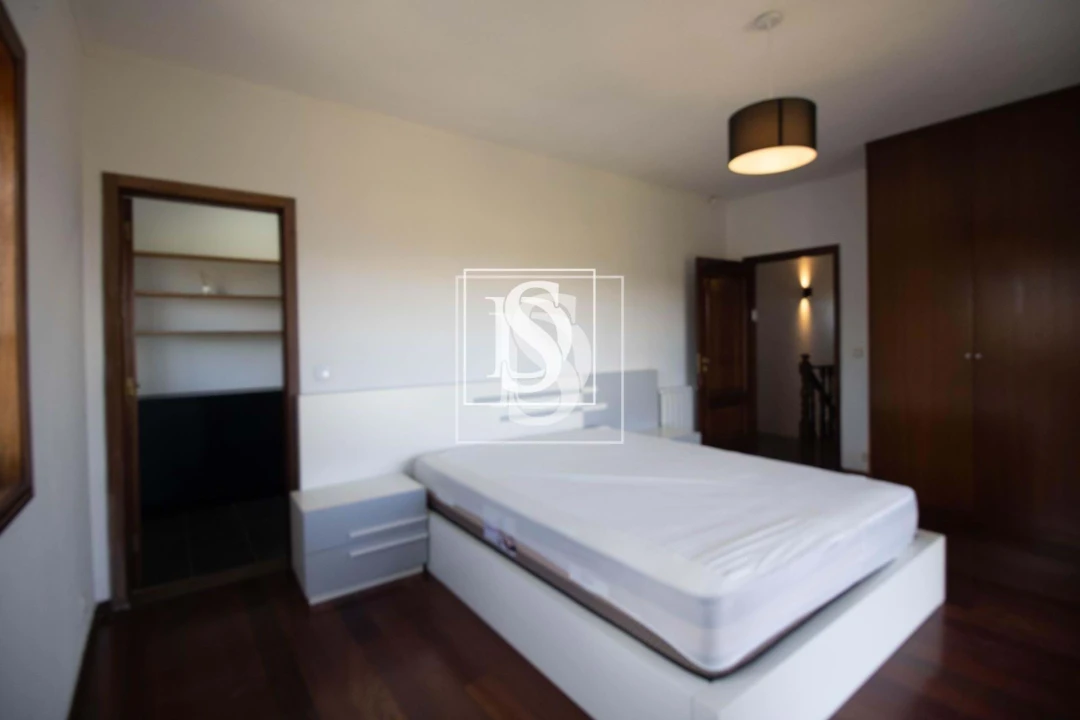 Moradia T4 para Venda em Salvador do Monte Foto 29