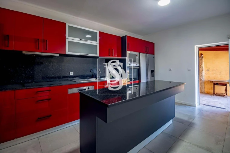 Moradia T4 para Venda em Salvador do Monte Foto 16