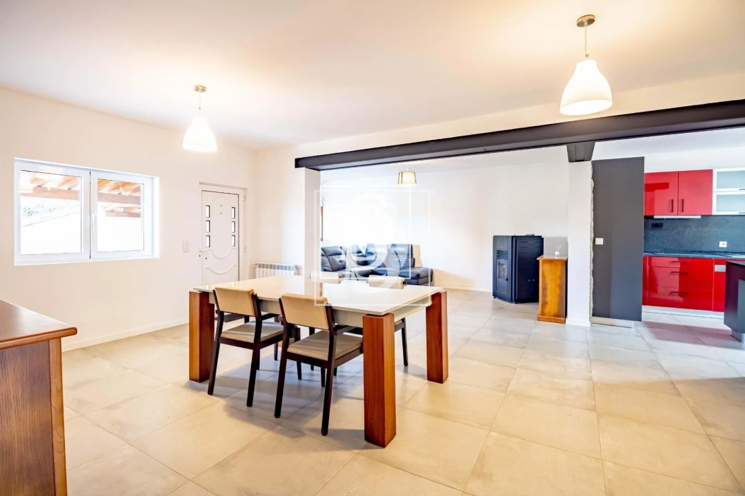 Moradia T4 para Venda em Salvador do Monte Foto 3