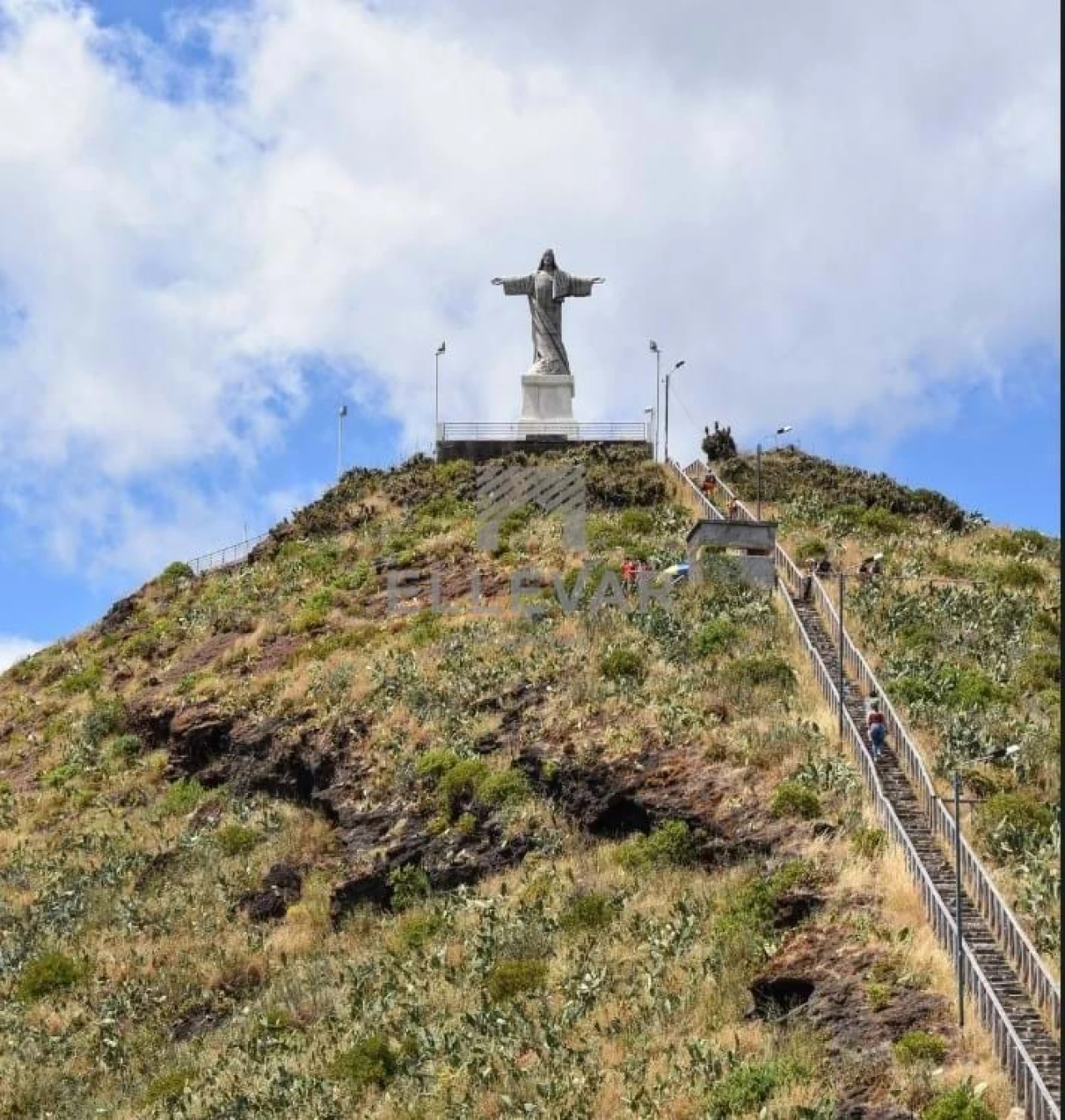 Moradia T3 para Venda em Caniço Foto 2