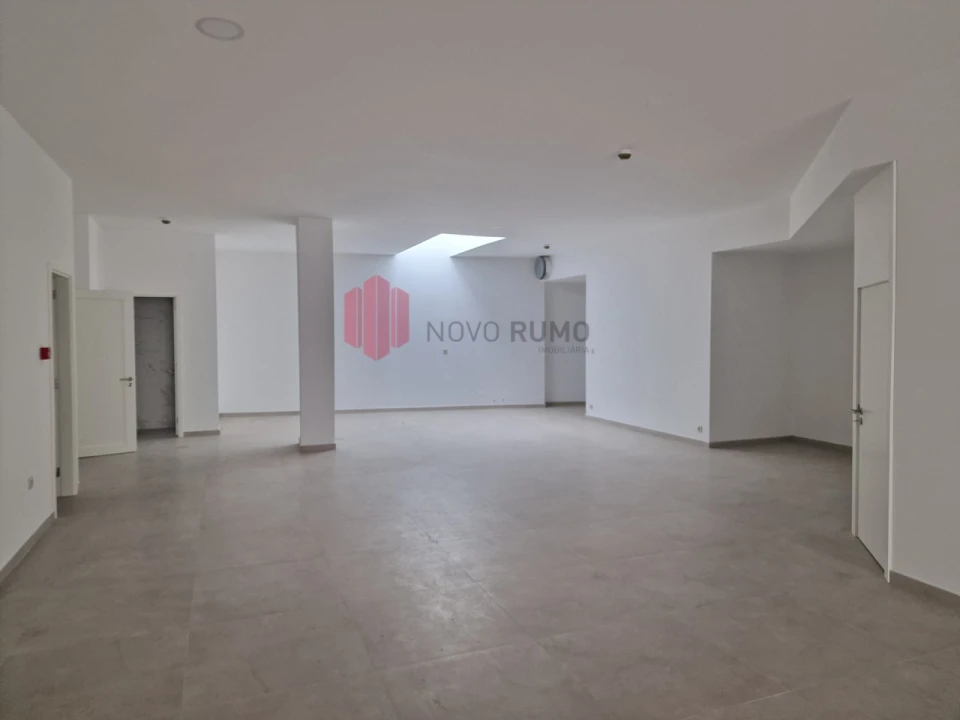 Loja para Arrendamento em Cidade da Maia Foto 2